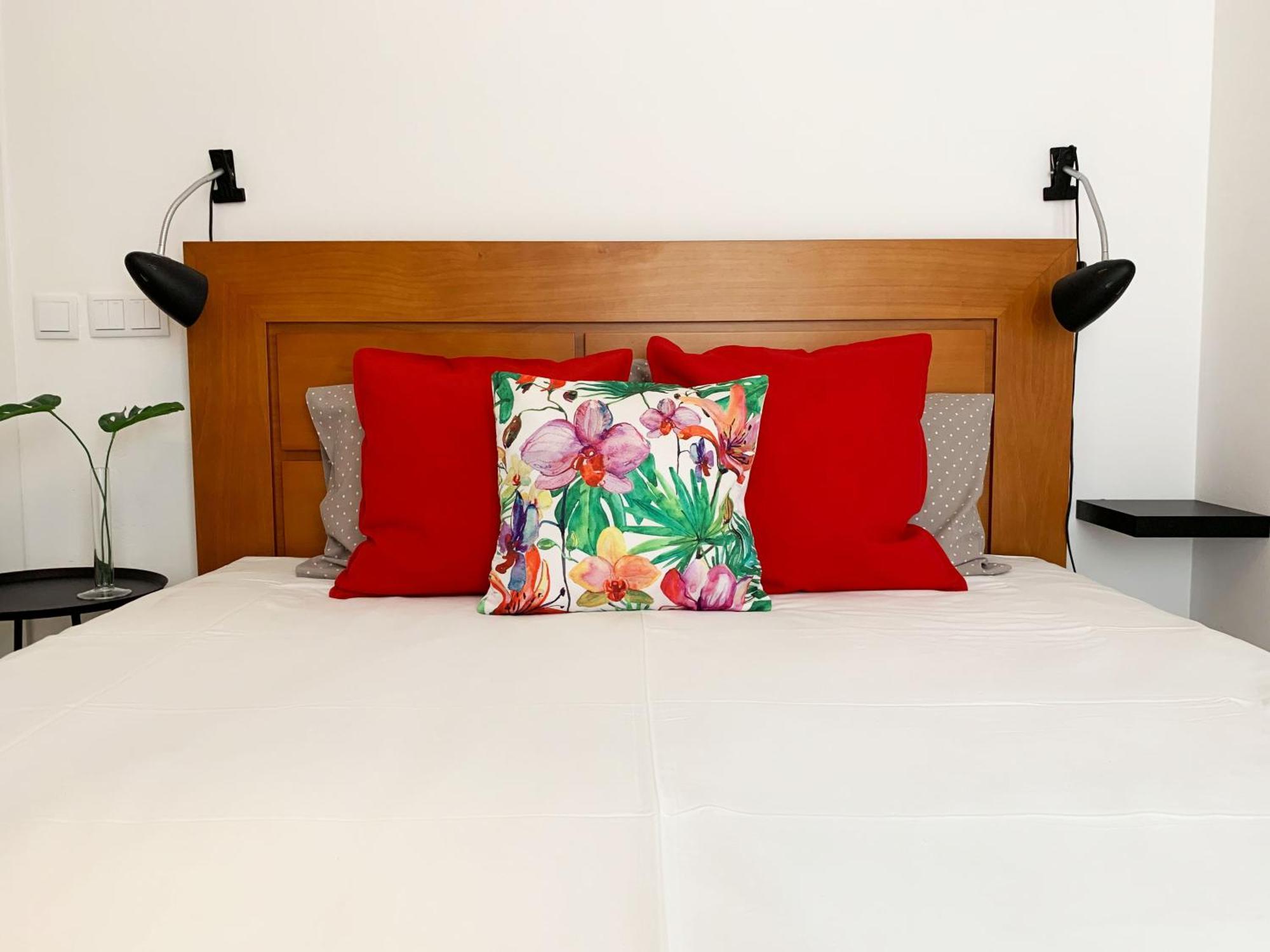Bedrooms Ap Garden ラゴス エクステリア 写真